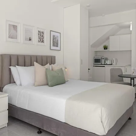 Apartment Phaedrus Living: Alkminis Seaside